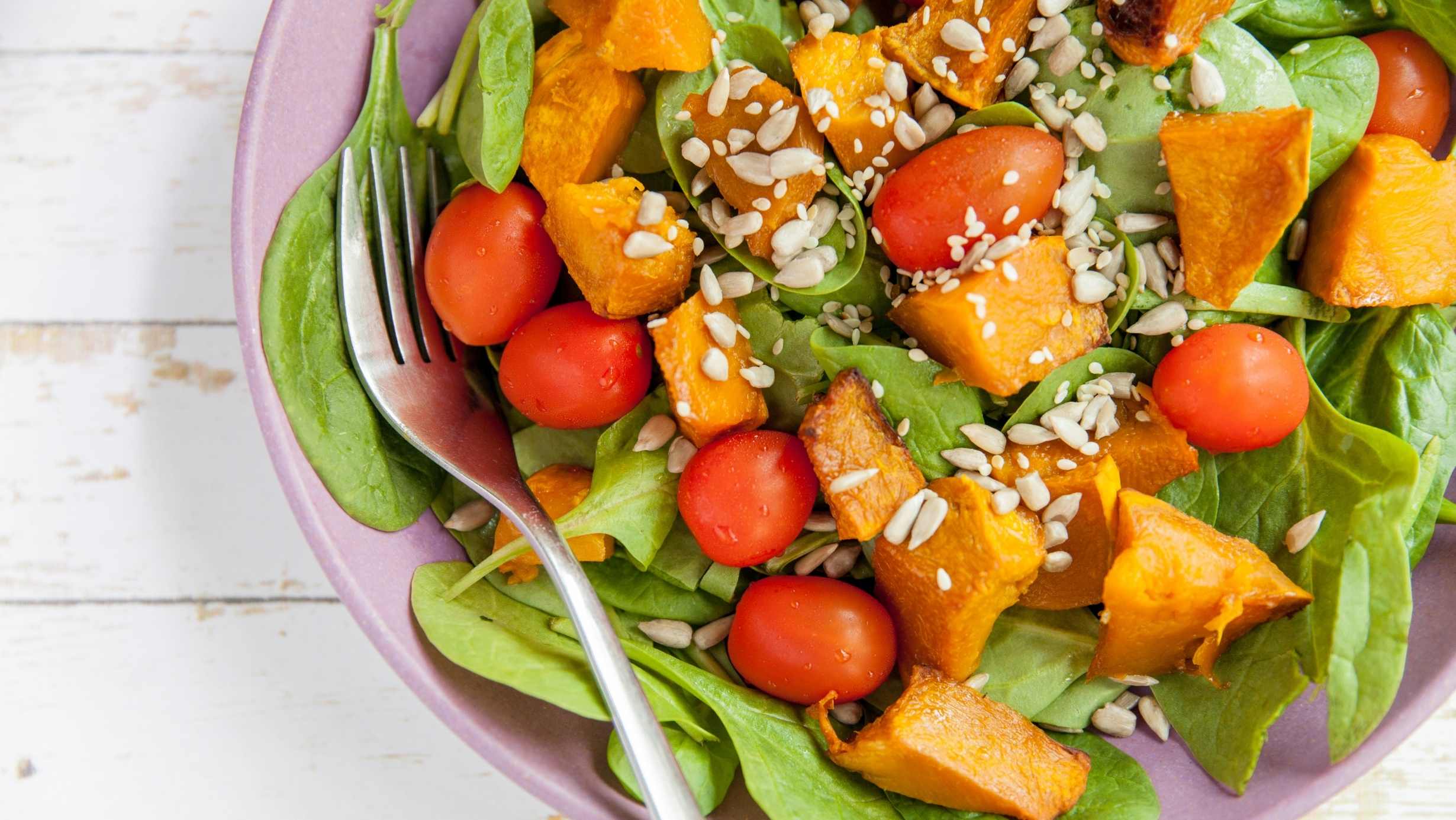 РЕЦЕПТ: Две интересни ЗИМСКИ САЛАТИ!