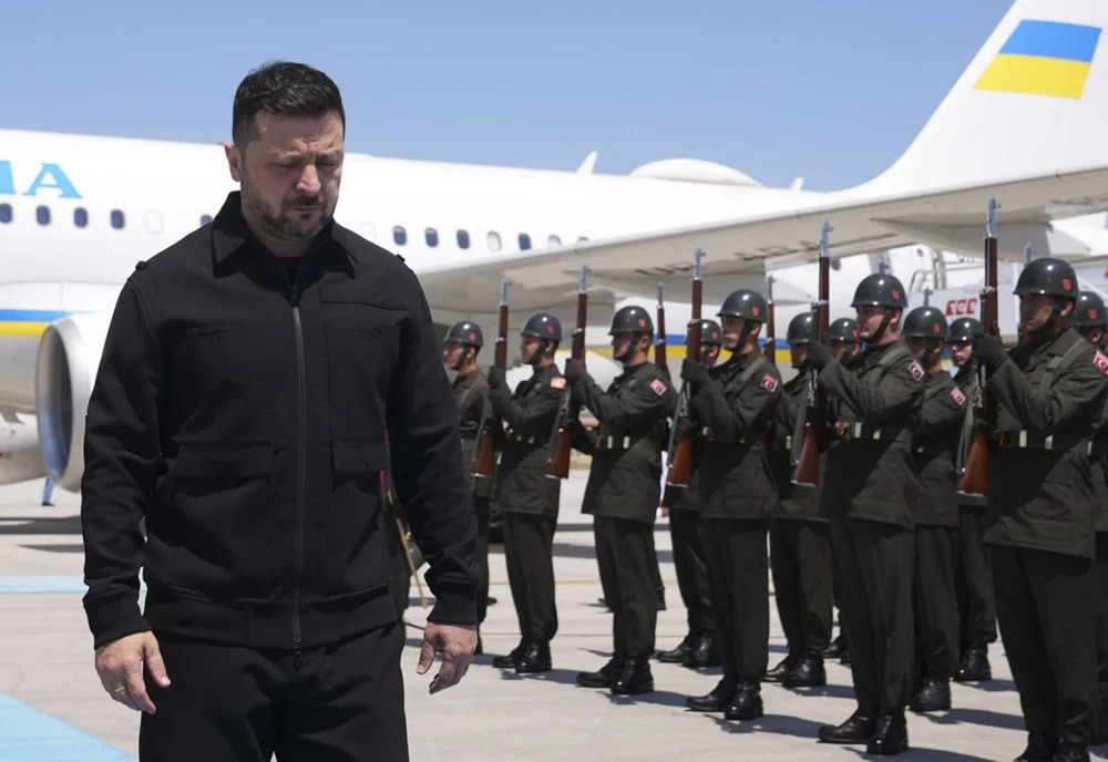Зеленски потпиша договори за дронови со Данска, Естонија и Холандија