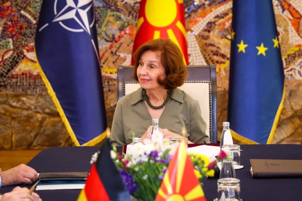 „Претседателката зборува селективно за дијаспората, а молчи за криминалот и нееднаквоста пред законот“, велат од СДСМ