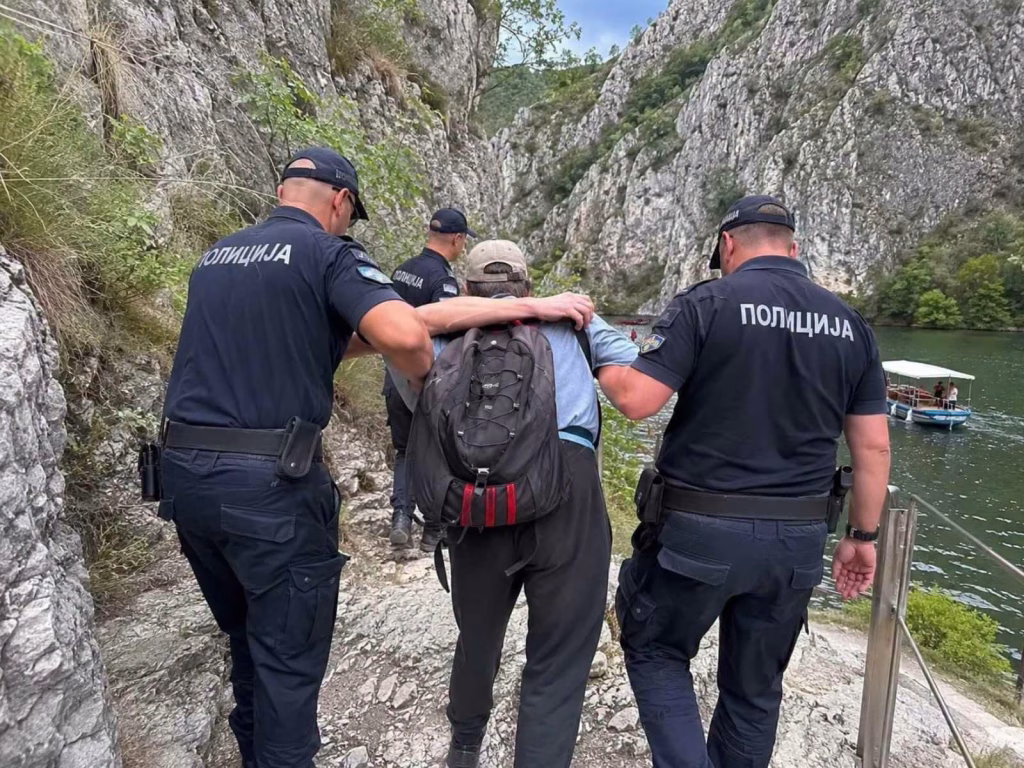 ФОТО Ова е евакуираниот државјанин на Романија кај пештерата Врело на кањон Матка