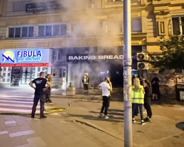 ПОЖАР ВО СЕНДВИЧАРНИЦА ВО ЦЕНТАРОТ НА СКОПЈЕ: Пожарникарите и полицијата сè уште се на терен