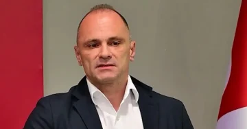 ВМРО-ДПМНЕ до Филипче: Совети од експерт за крадење во време на кризи, не бараме