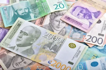 АПЛИЦИРАЛЕ РЕЧИСИ 1,7 МИЛИОНИ ЛУЃЕ: Србија доделува еднократна помош од 6.000 динари