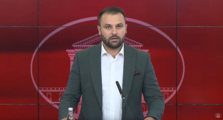 Прес-конференција на министерот за економија и труд, Дурмиши