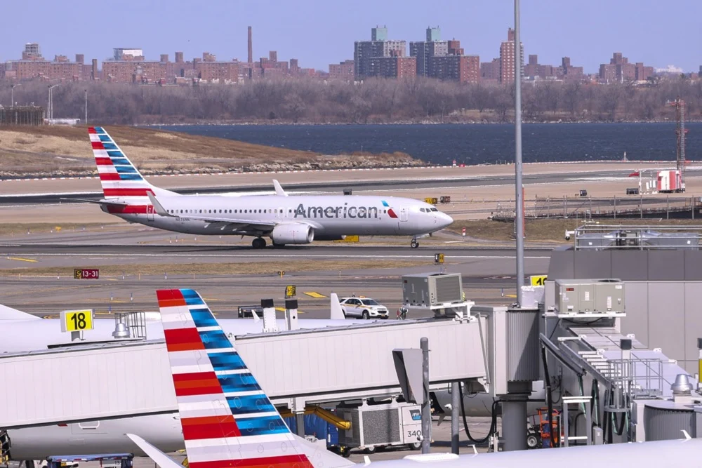 Летовите на аеродромот во Њујорк се прекинати поради „вонредна ситуација“