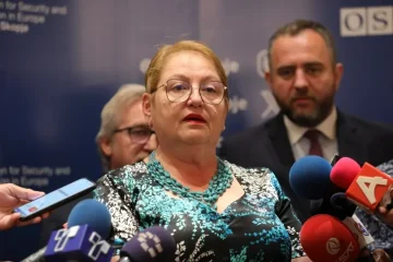 ЈАНЕВСКА: Околу 60 ученици отстранети од државната матура поради препишување
