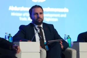 Дурмиши од Баку: Во време на глобална неизвесност државите треба да продолжат со вложувања во инфраструктурата, енергетиката, дигитализацијата