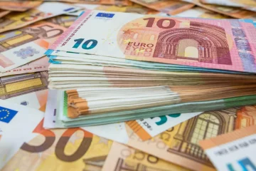 Депозитите и кредитите растат: Граѓаните и компаниите кон банките имаат долг од 8,7 милијарди евра