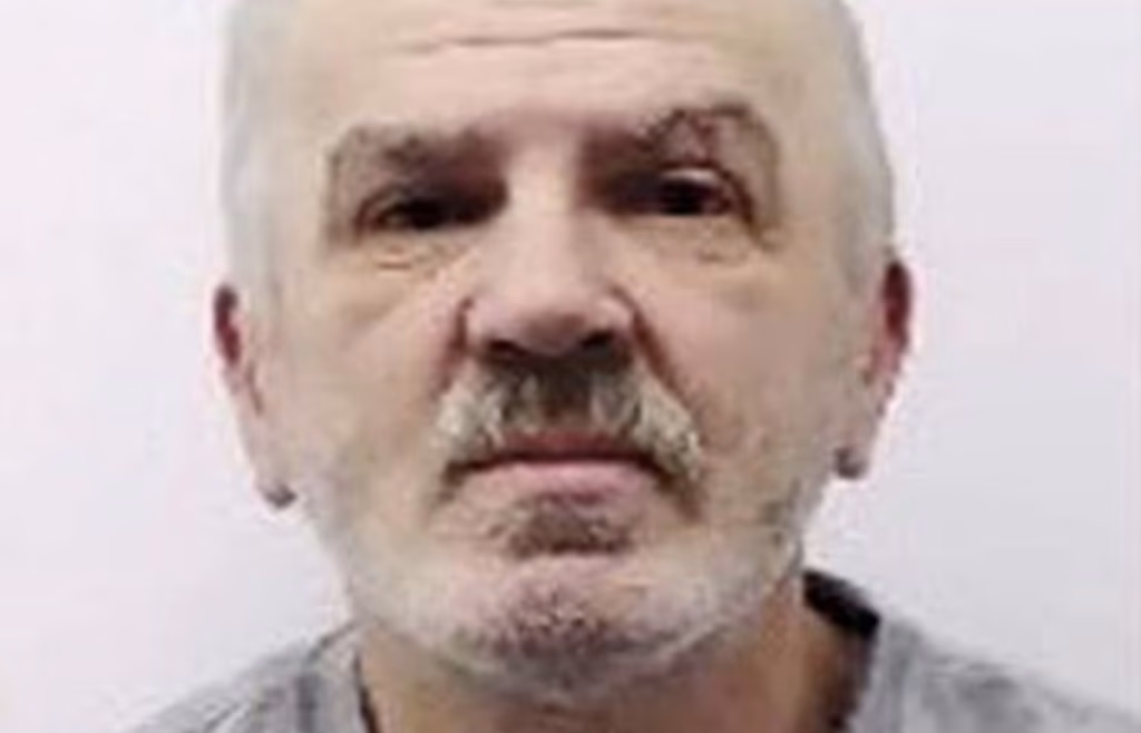 Го убил својот цимер во Романија и ја отслужил казната, се преселил во Лондон и таму го убил својот цимер