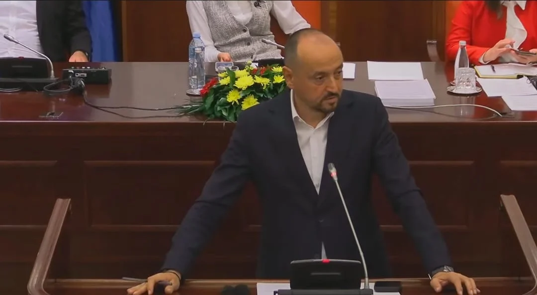 (Видео) Битиќи: Единствената стабилна работа во економската политика на Владата е нестабилноста на нејзините буџетски планови