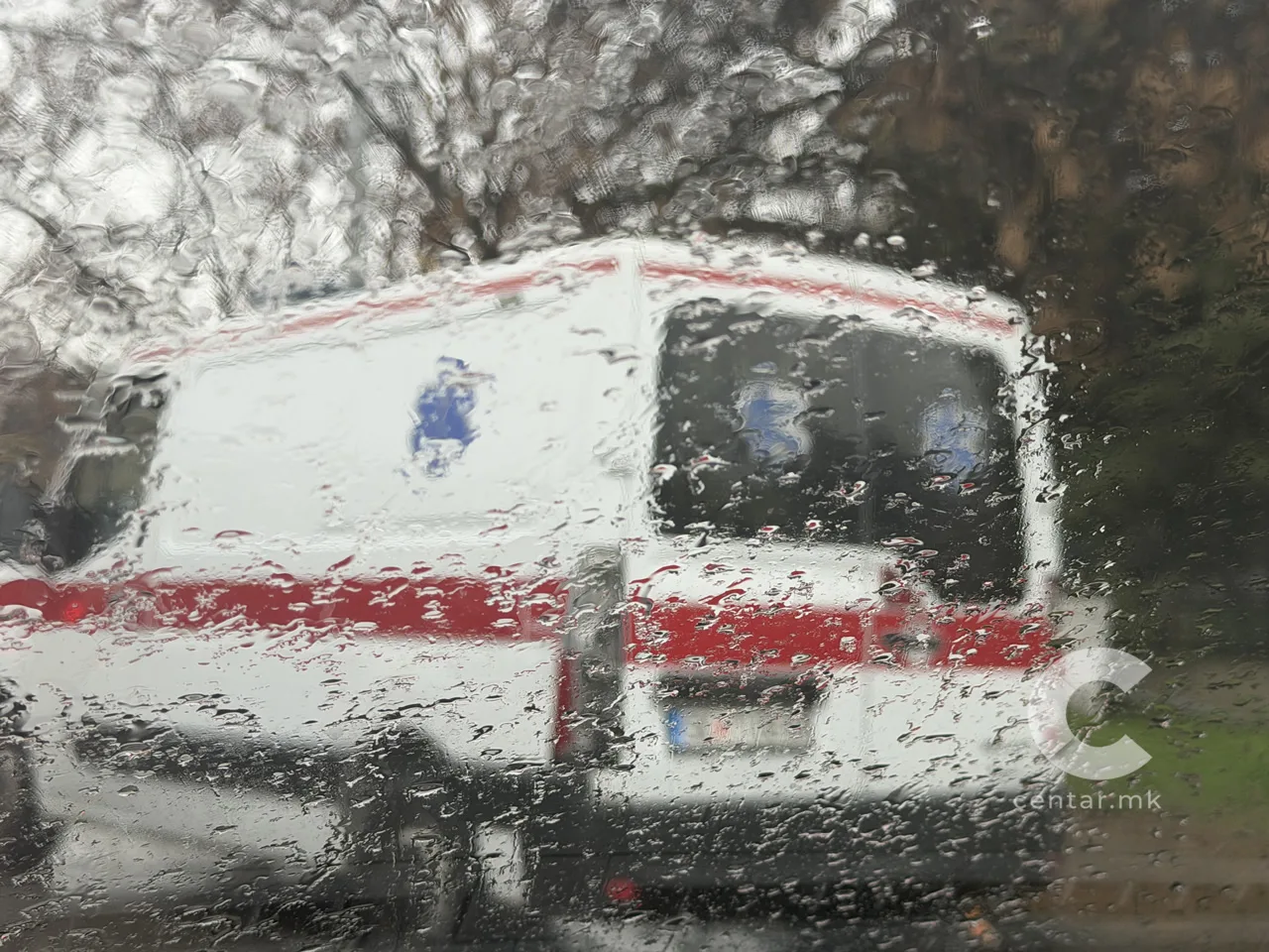 ТЕШКА НЕСРЕЌА ВО СКОПЈЕ: Мотоциклист заврши со тешки повреди по судар со „опел“