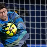 Тензија во соблекувалната на Реал: Куртоа незадоволен поради еден соиграч, раговарал и со Арбелоа