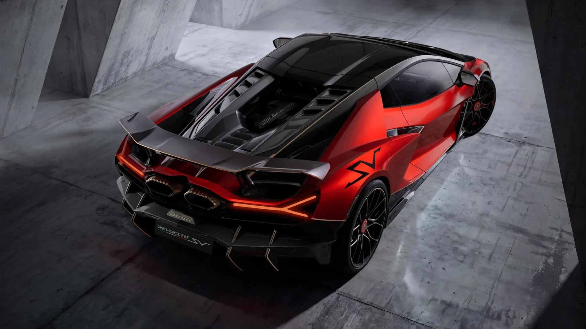 Lamborghini Revuelto SV: Најмоќниот и најбрзиот сериски Lamborghini досега со 1.050 КС