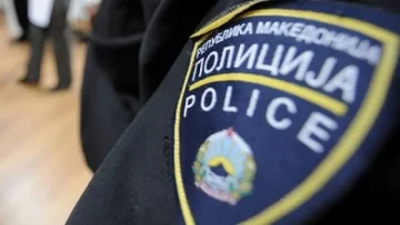 СЕ ЗАКАНУВАЛ ДЕКА ЌЕ ЈА ЗАПАЛИ И УБИЕ СОПРУГАТА ЗАЕДНО СО ДВЕТЕ ЌЕРКИ: Драма во Чучер Сандево – пронајдена автоматска пушка и над 70 куршуми