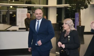 ЧАНТА ОД 944 ДЕНАРИ НАМЕСТО 30.000 ДОЛАРИ: Сопругата на градоначалникот ги демантира обвинувањата