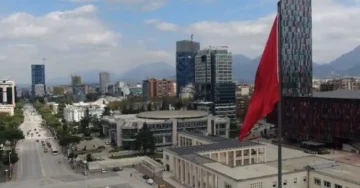 ПУКАЊЕ ВО АЛБАНИЈА: Убиен полицаец, уапсен криминалец кој се бара од 2017 година