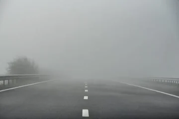 БИДЕТЕ ПРЕТПАЗЛИВИ АКО ПАТУВАТЕ: Густа магла на Попова Шапка, одрони на повеќе патни правци